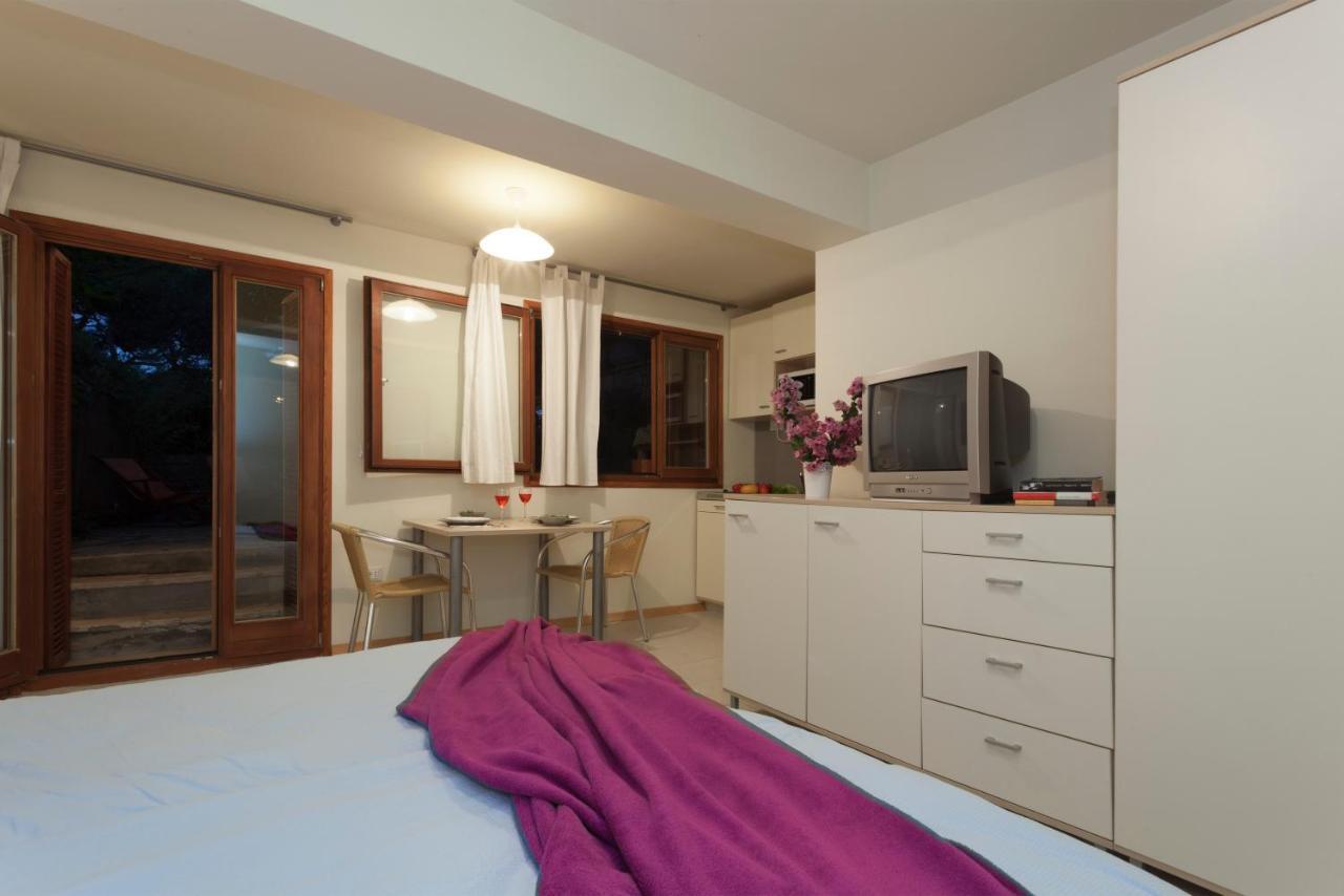 Studio Green Garden Borik โรวีน ภายนอก รูปภาพ